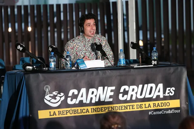 Javier Gallego durante la grabación de Carne Cruda.