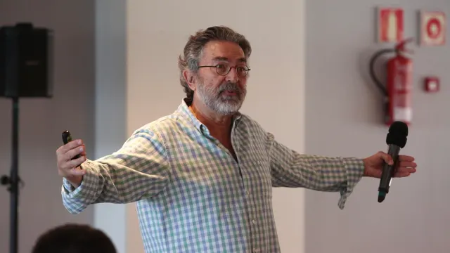 Antonio Rubio en el taller de periodismo de investigación.
