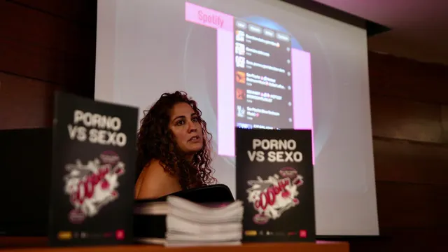 Idaira Alemán en el taller de Por-No Hablar.